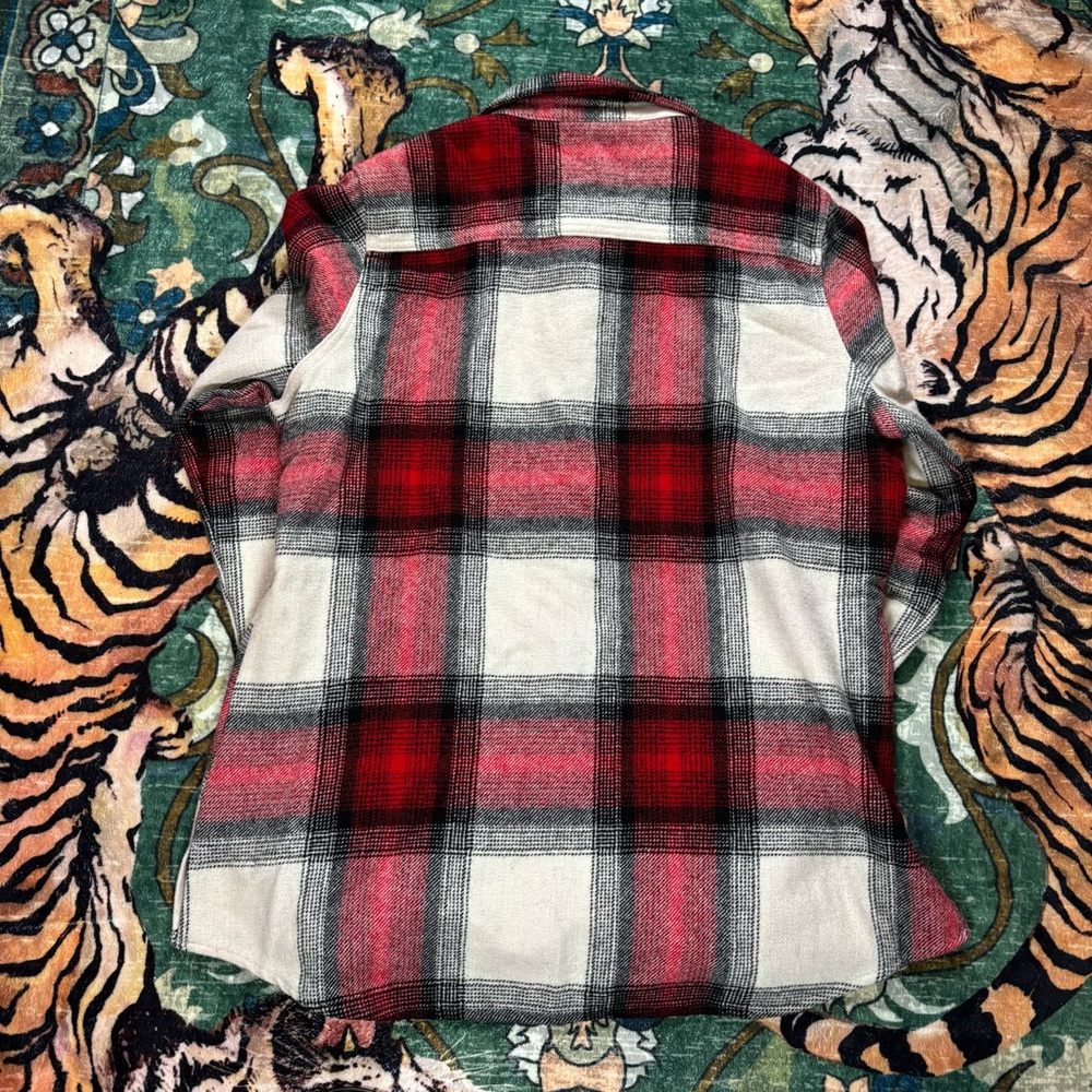 Woolrich 100% Wool Button Down Flannel Shirt Buffalo Plaid Red Large Womens - Picture 2 of 6
